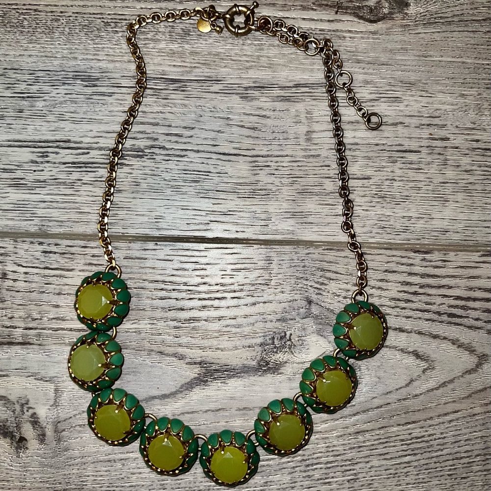 Green statement necklace